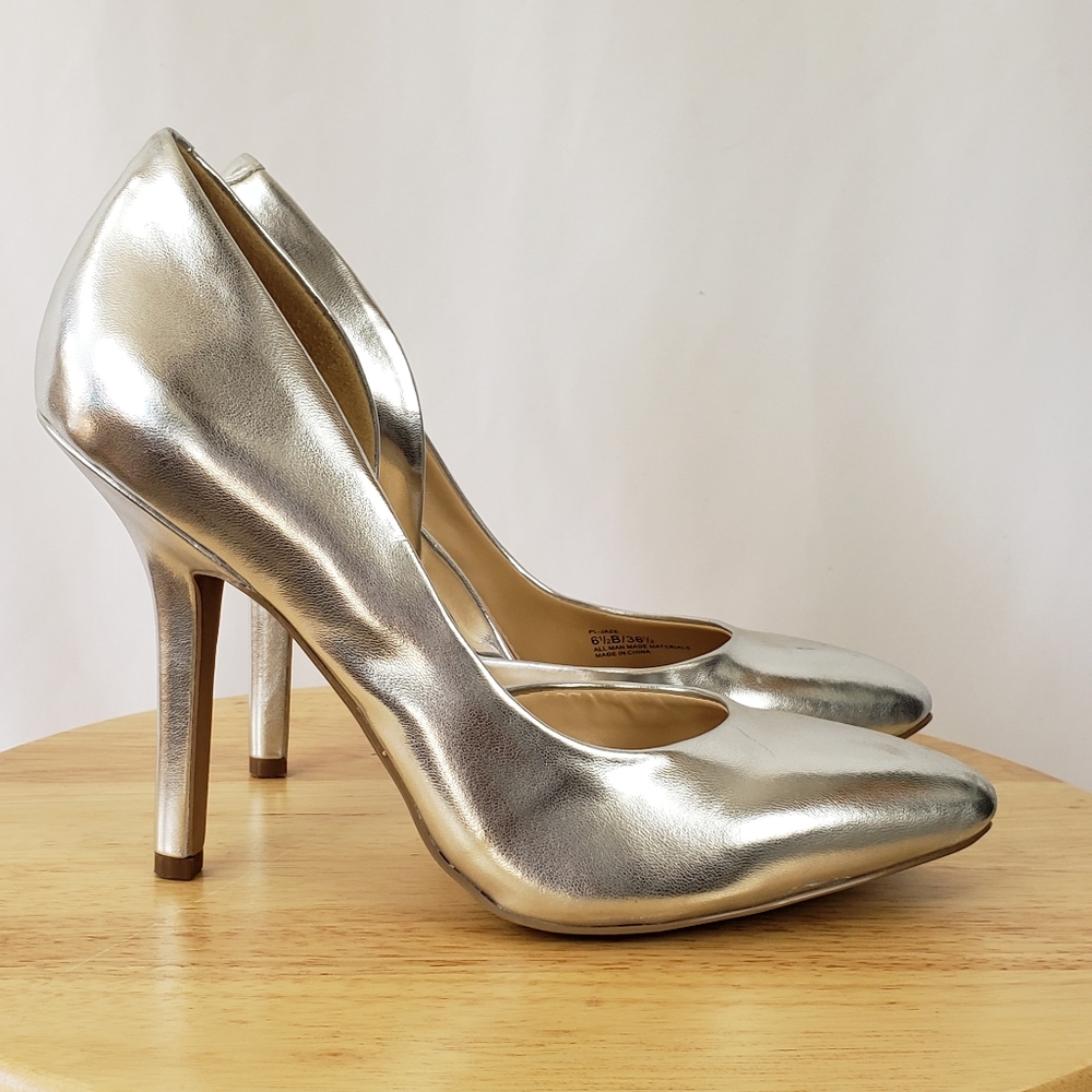 BCBG Paris Silver Pointed Toe Heels